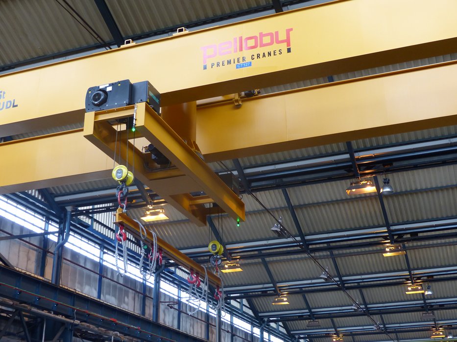 FOUNDRY’S BESPOKE TURNTABLE CRANE FEATURES VERLINDE HOISTS